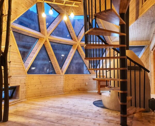 dom-geodezic-structura-din-lemn-interior-0004