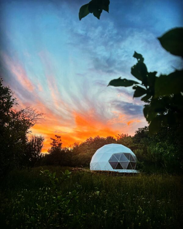 glamping-dome- cort-glamping-geodezic-igloo-cazare (1) glamping-dome- cort-glamping-geodezic-igloo-cazare (1)